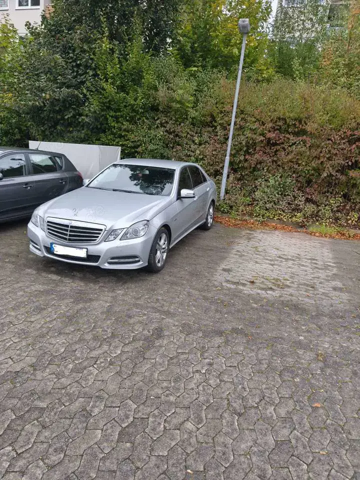 Mercedes-Benz E 220 CDI DPF BlueEFFICIENCY Automatik Avantgarde