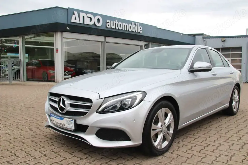 Mercedes-Benz C 180 CGI Lim. Avantgarde LED/Navi/Luftfederung