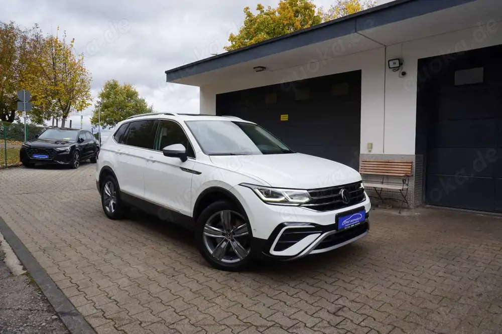 Volkswagen Tiguan Allspace 2.0 TDI Elegance 4M NAVI+PANO+StHzg+AHK+KAMERA+ALU