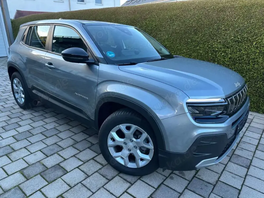 Jeep Avenger 1.2 GSE T3 GDI Altitude ACC, SHZ, LED.