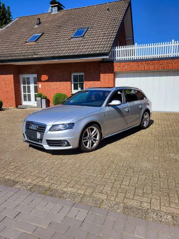 Audi A4 Avant 2.0 TFSI quattro S tronic line Sportpaket (p