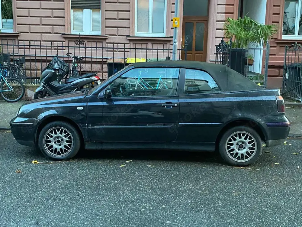 Volkswagen Golf Cabriolet Golf Cabrio 2.0 Colour Concept