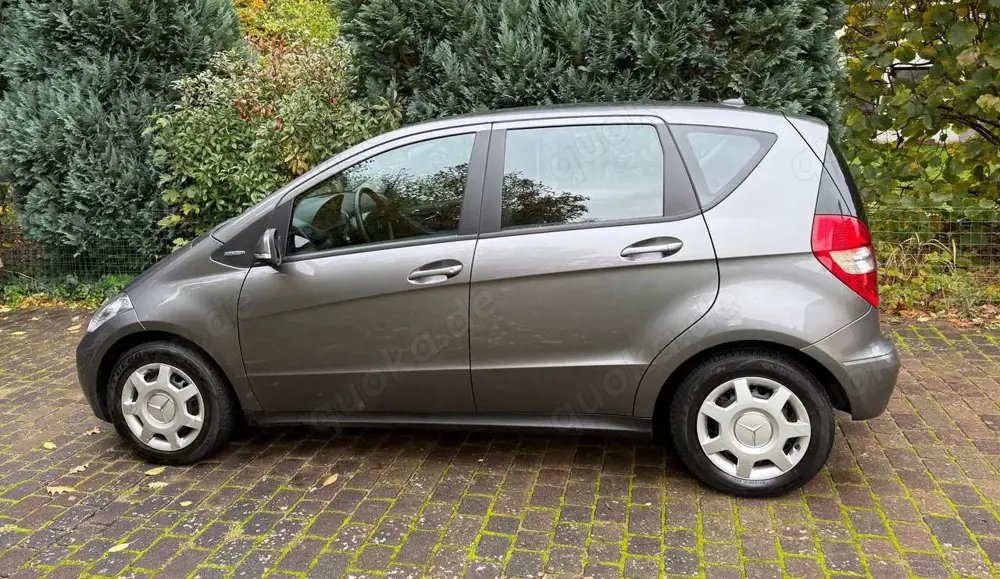 Mercedes-Benz A 160 A 160 BlueEFFICIENCY Elegance Special Edition