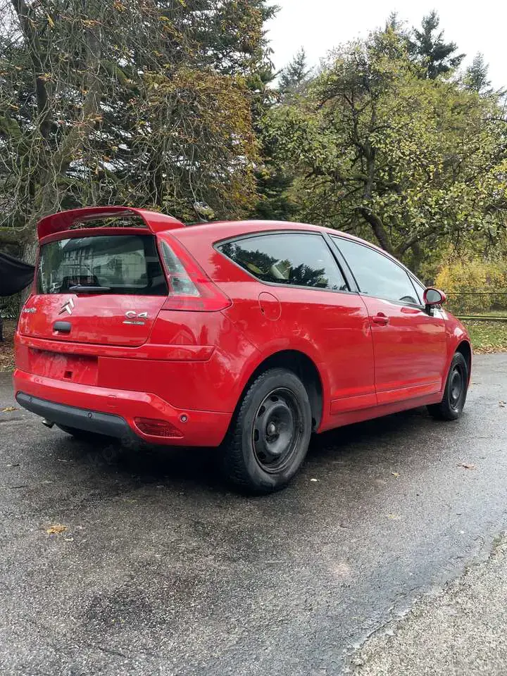 Citroen C4 Coupe 1.6 16V By Loeb