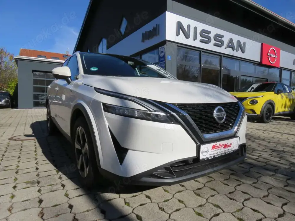 Nissan Qashqai Premiere Edition 1,3 DIG-T 158PS Xtronic mit WKR