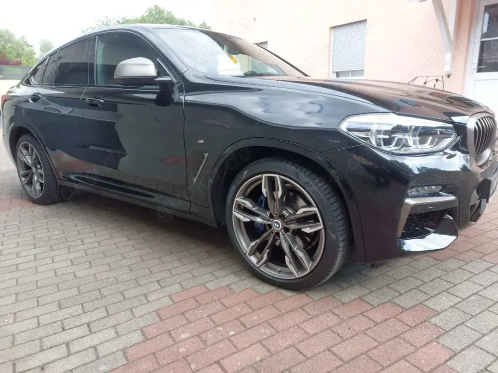 BMW X4 M d xDRIVE+340PS+21ZOll+M-SITZE+LEDER+AHK