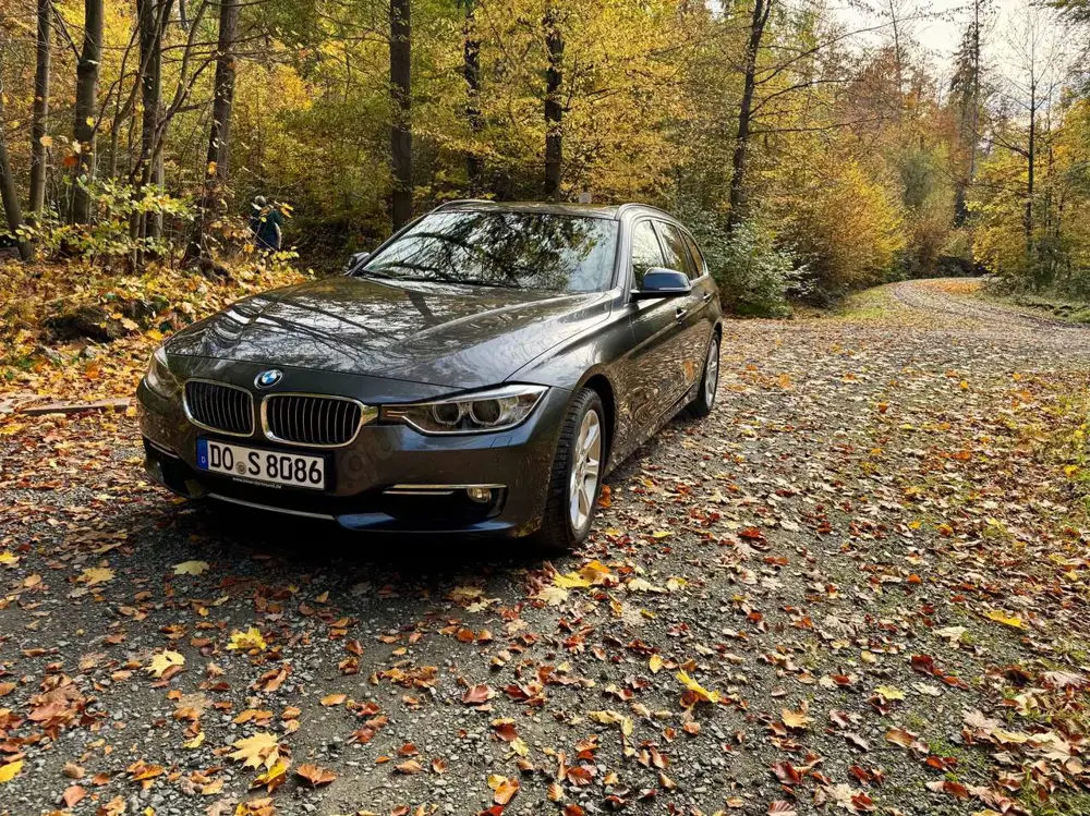BMW 320 320d Touring Aut. Luxury Line