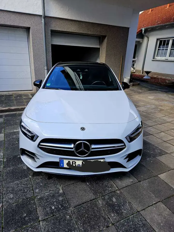 Mercedes-Benz A 35 AMG 4Matic Speedschift DCT 7G