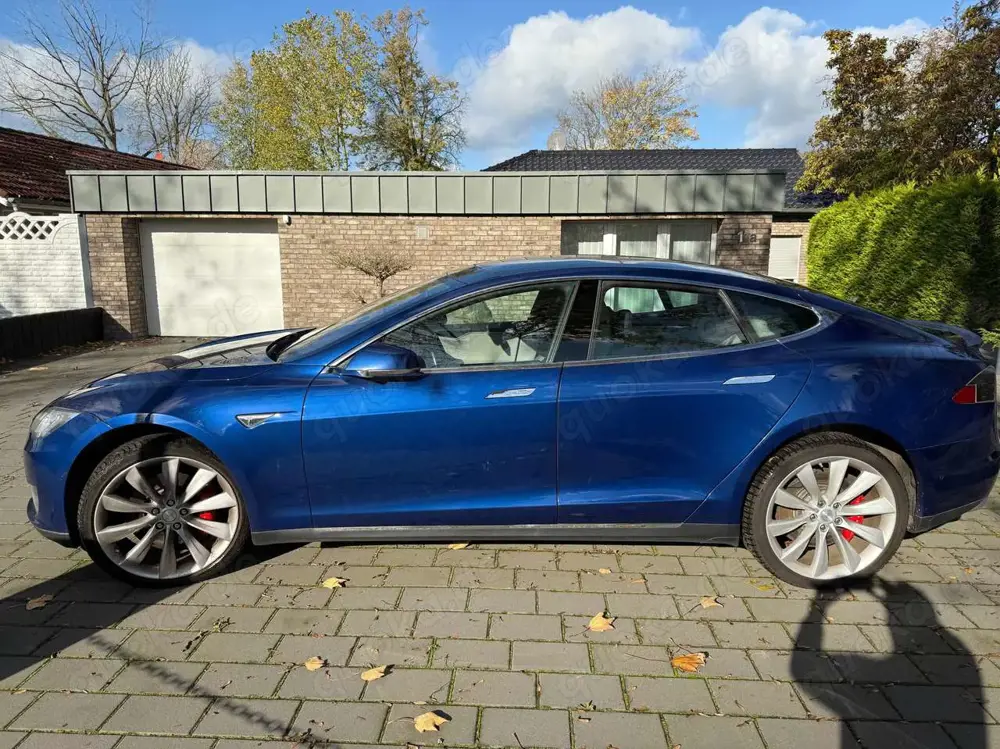 Tesla Model S Model S P85D 772PS SuC Motoren neu Autopilot AHK