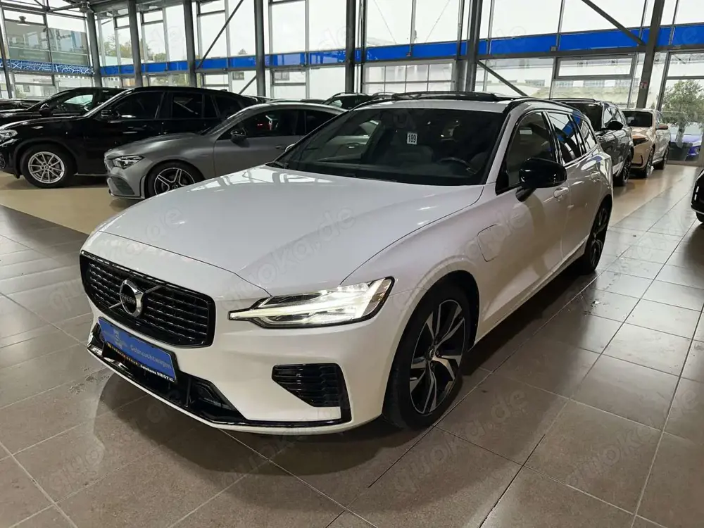 Volvo V60 AWD R Design Leder Pano. Harman Kardon LED
