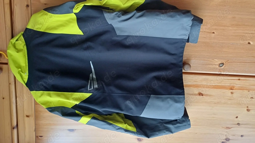 Herren Ski Snowboard-Jacke der Marke Spyder