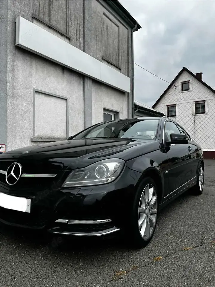 Mercedes-Benz C 220 CDI DPF Coupe (BlueEFFICIENCY)