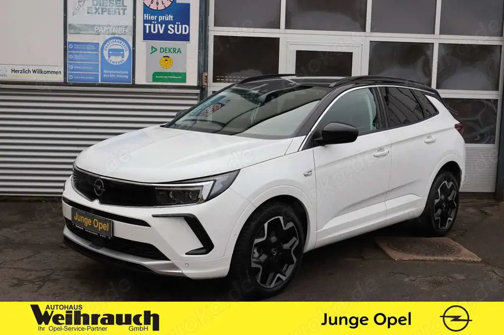 Opel Grandland 1.2 Turbo AT8 Ultimate+AHK+