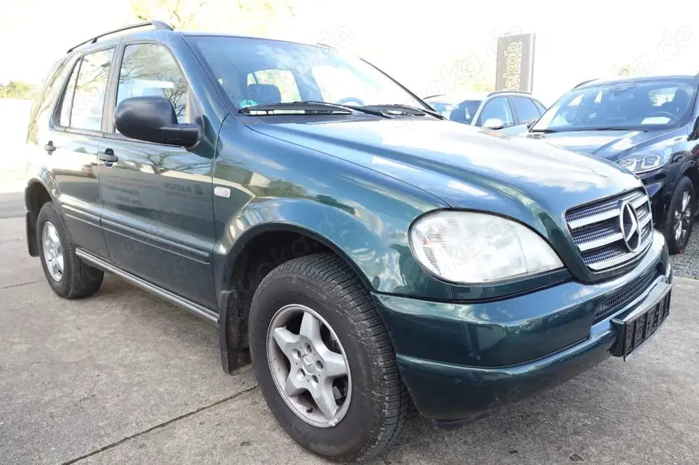Mercedes-Benz ML 320 + LEDER + SITZHEIZUNG+AHK+AUTOMATIK+BC+