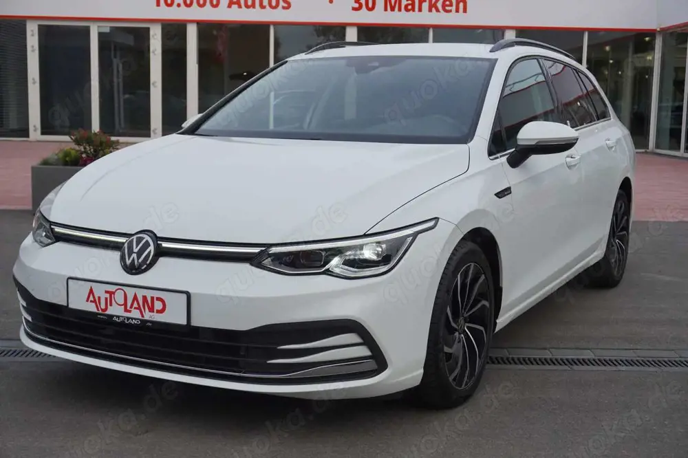 Volkswagen Golf VIII Variant 1.5 TSI Style LED AHK SHZ