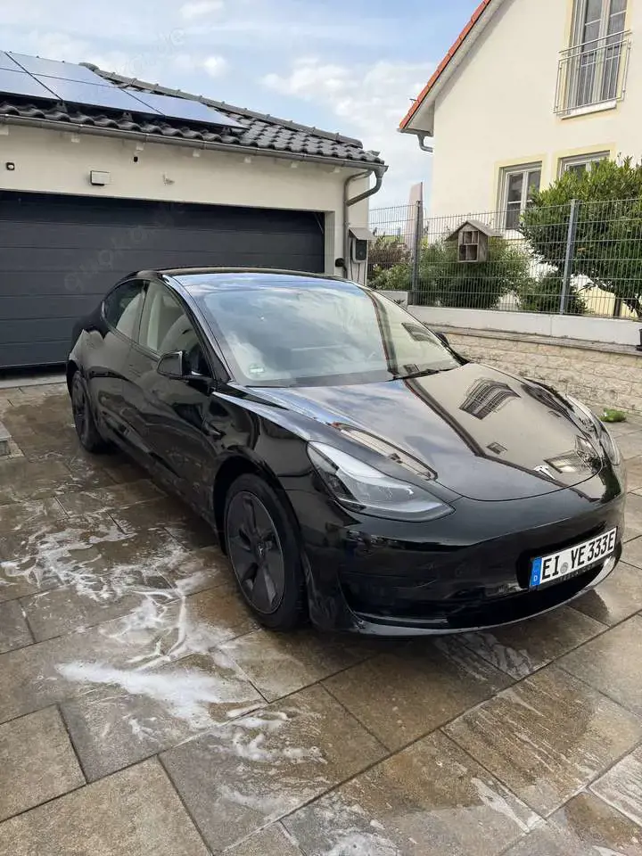 Tesla Model 3 Standard Reichweite Plus Hinterradantrieb