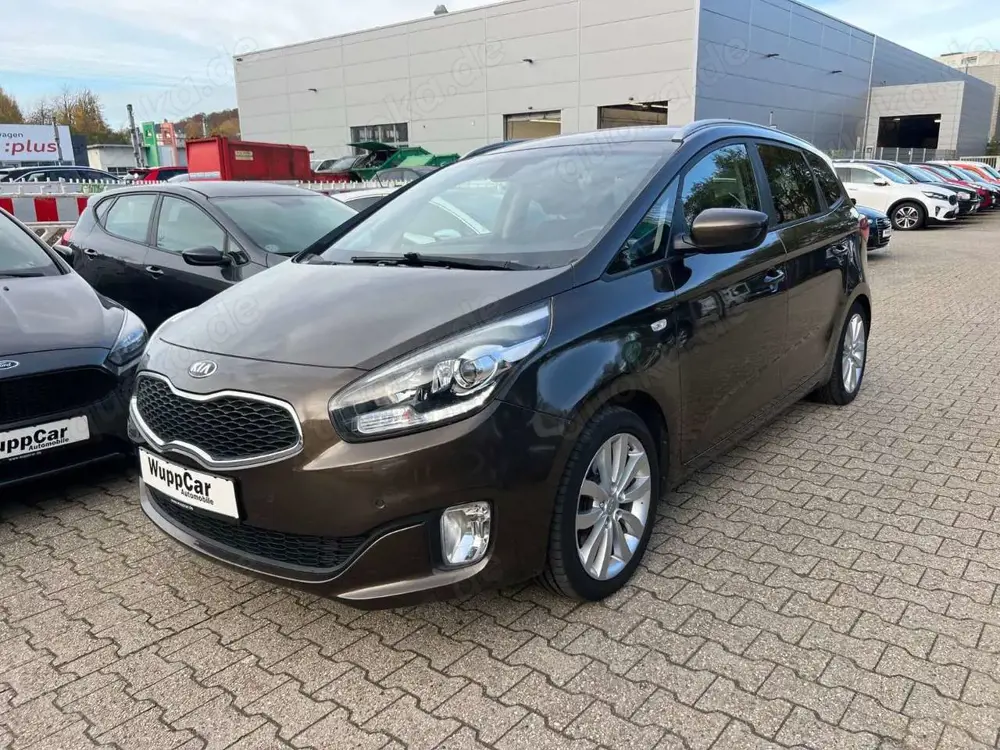 Kia Carens FIFA World 7-SITZER*NAVI*KAMERA*TEMP*AHK*