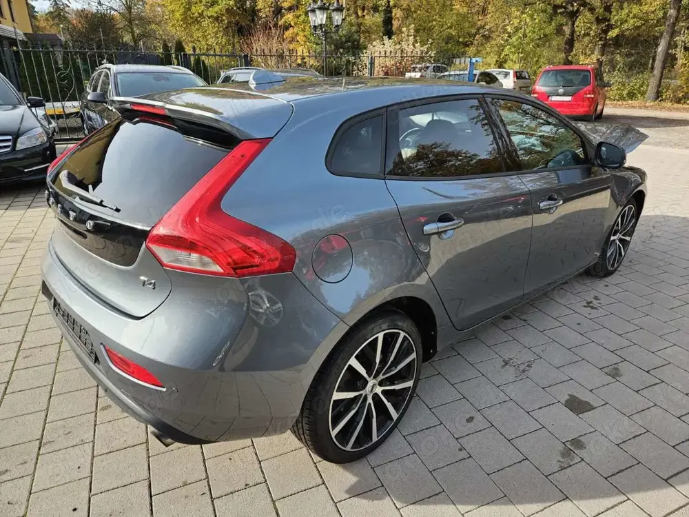Volvo V40 Momentum