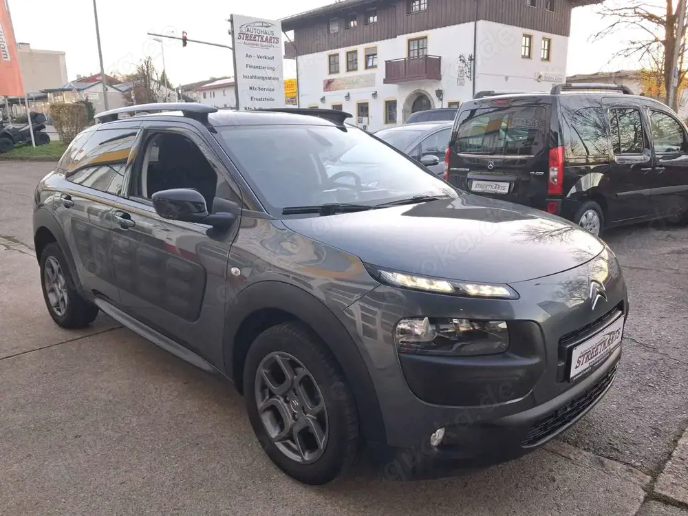 Citroen C4 Cactus 1.6 Shine Panorama Klima Navi Touch 8fach