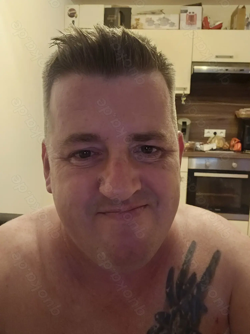 Suche Frau oder Freundinnen!! 