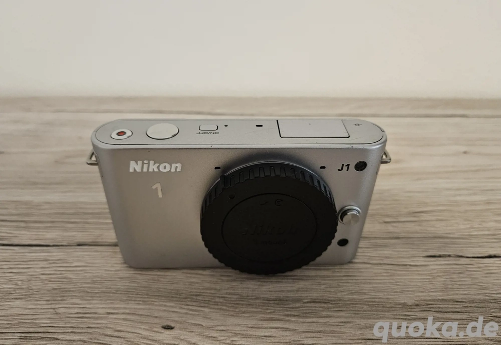 Nikon 1 J1 silber - Topzustand!