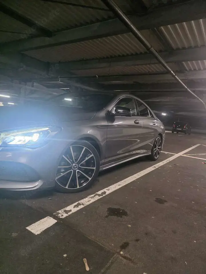 Mercedes-Benz CLA 180 AMG Line