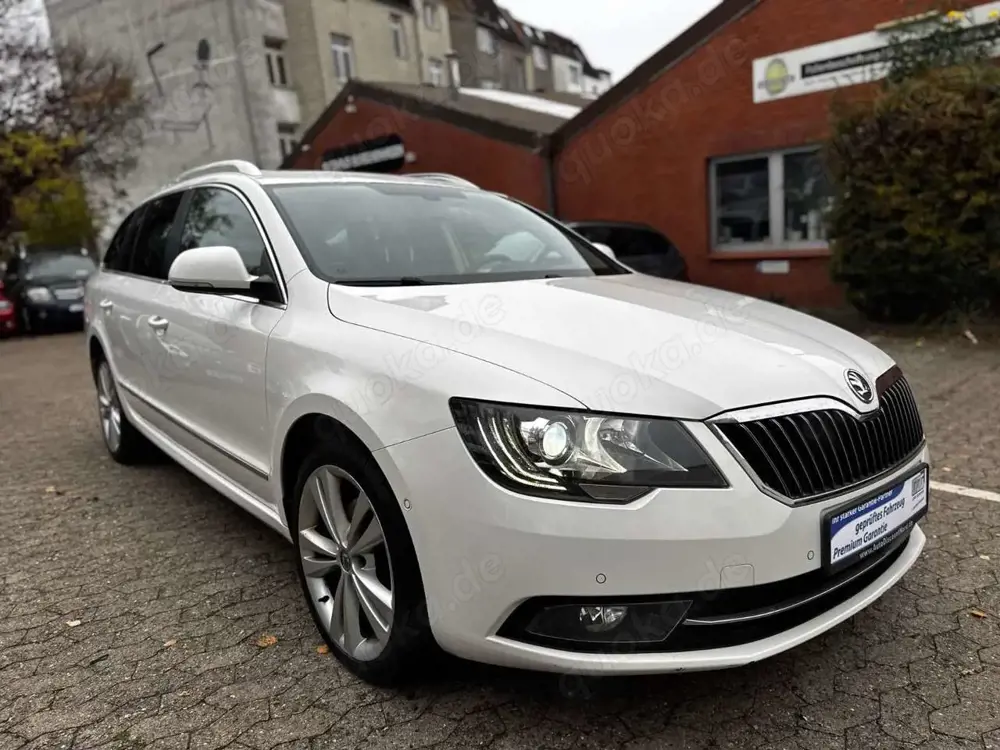 Skoda Superb Combi 1.8 Elegance'Xenon'Panorama'Cam'1Ha