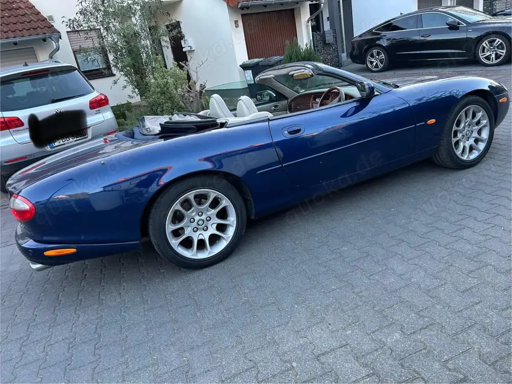 Jaguar XK8