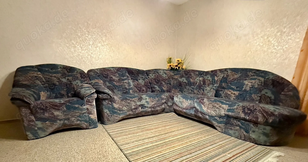 Eckcouch mit Sessel - mehrfarbig