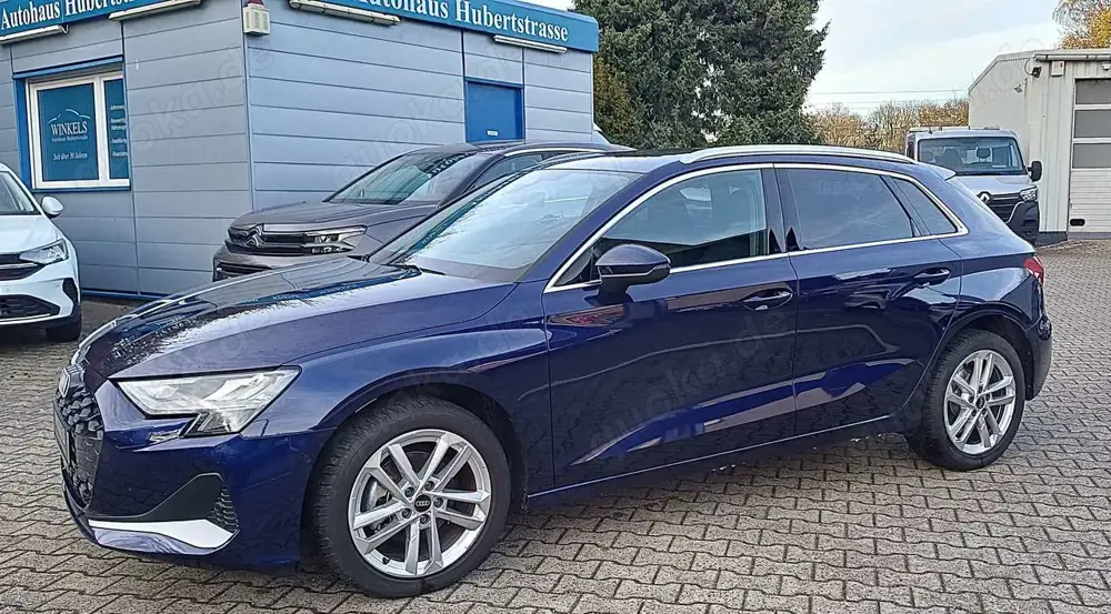 Audi A3 A3 Sportback S-Tronic-Klimaaut-Navi-360°-SH-17"