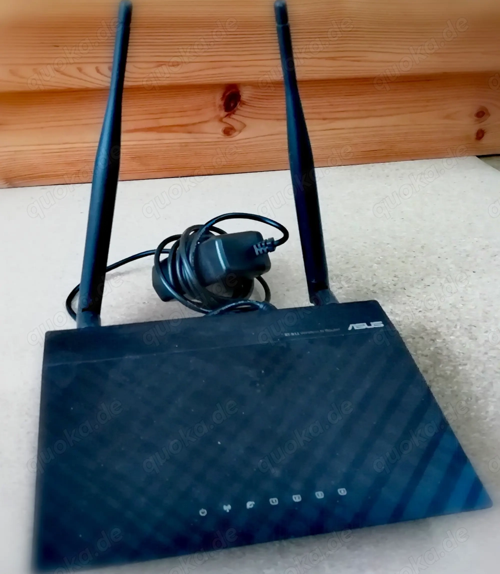 Asus RT-N12 Router WiFi N300 4x Fast-Ethernet LAN VPN