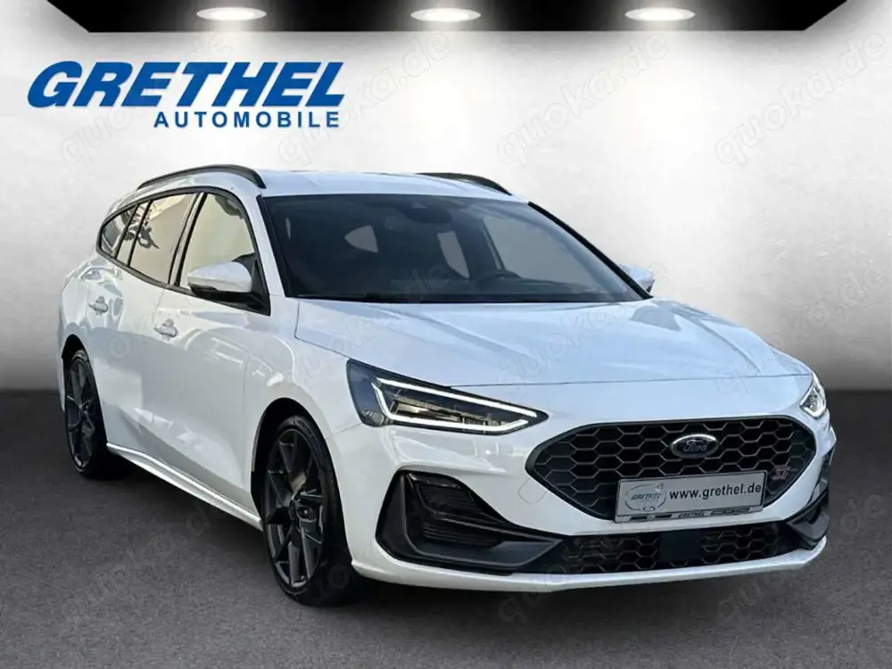 Ford Focus Turnier ST X HUD AHK-klappbar Navi Digitales Cockp