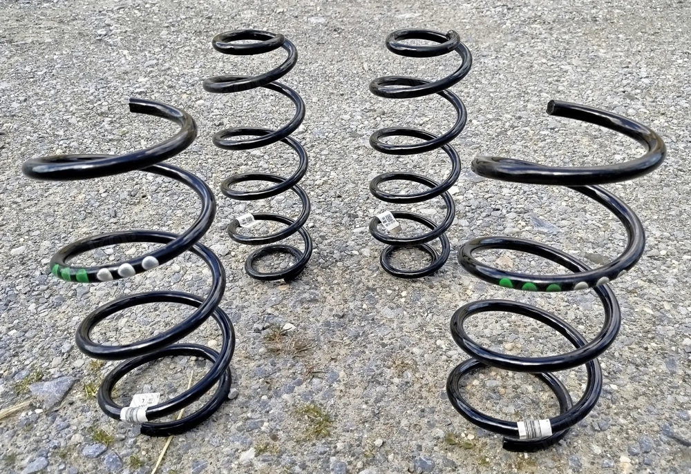 Seat Ibiza KJ 6F FR 2024 Federn 20Q511121DA und 2Q04MbC759L Fahrwerk neuwertig 450 km