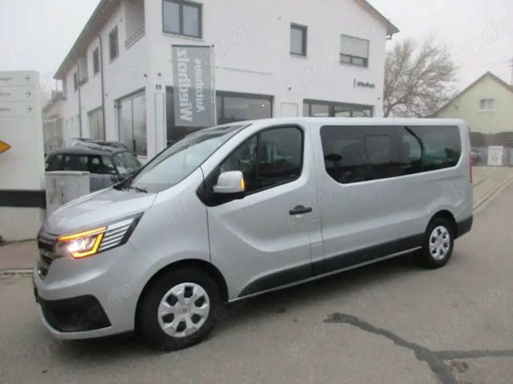 Renault Trafic Combi L2H1 3,0t 9 Sitze Life Navi Spiegeln PDC Blu