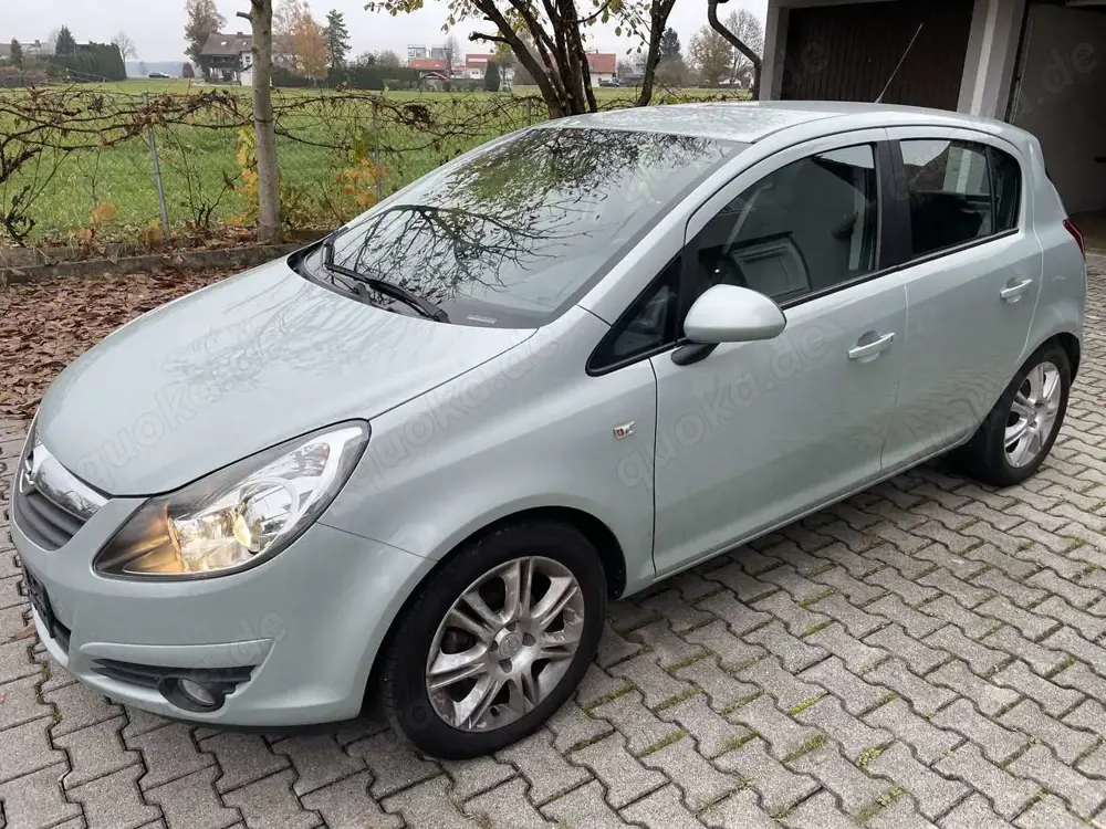 Opel Corsa Corsa  5-Türer 1.4 16V Innovation 110 Jahre