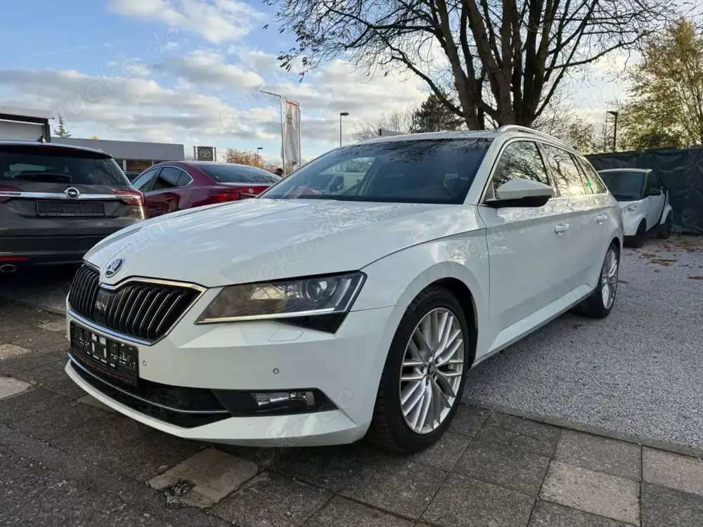 Skoda Superb Combi*NAVI*KAMERA*AHK
