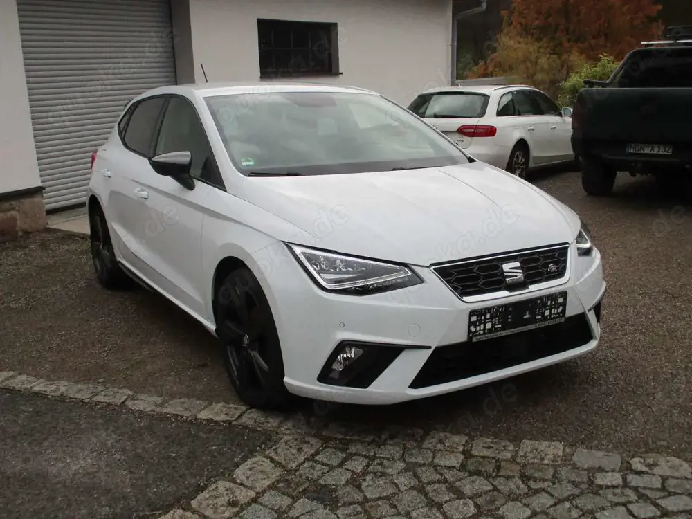 SEAT Ibiza FR Black Edition+Navi+Voll LED+Apple CarPl