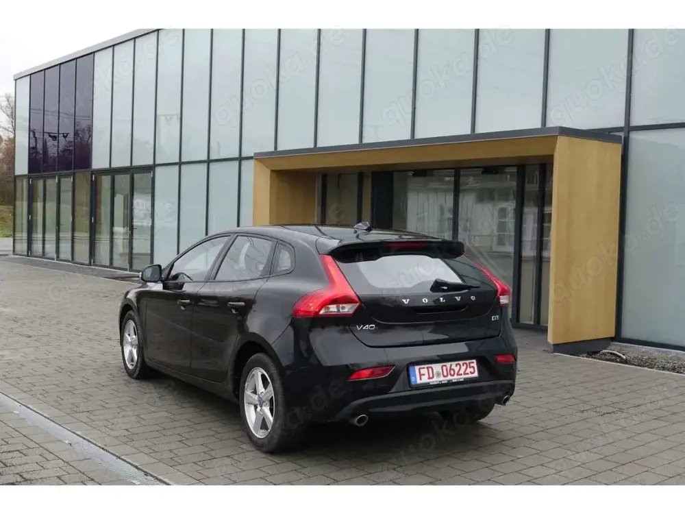 Volvo V40 D3 Kinetic man./Winter-Paket/Einparkhilfe hi
