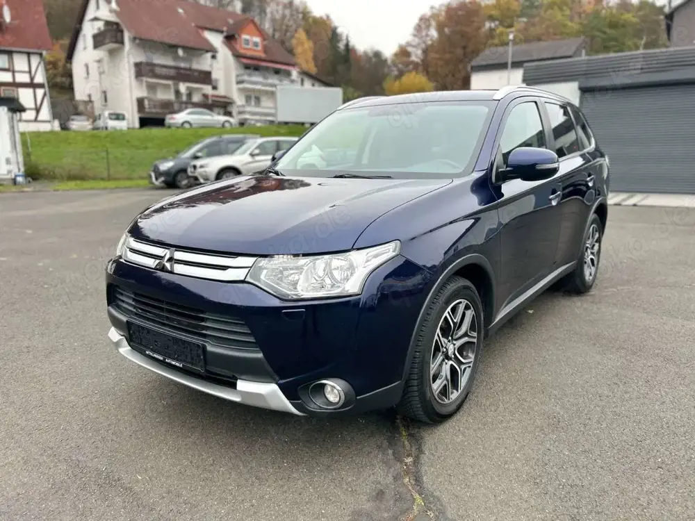 Mitsubishi Outlander 4WD/AHK/SHZG/KAMERA/TEMPO/SCHECKHEFT