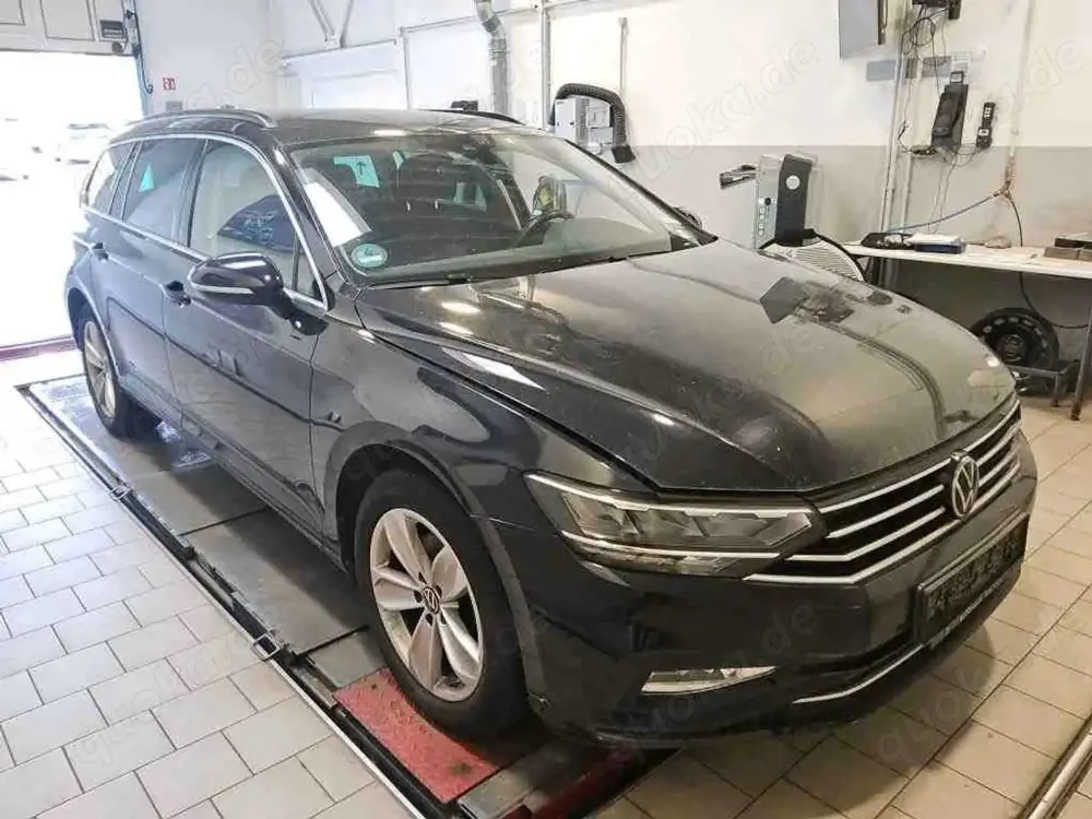 Volkswagen Passat Variant Business 2.0 TDI*NAVI*TEMP*XENON*