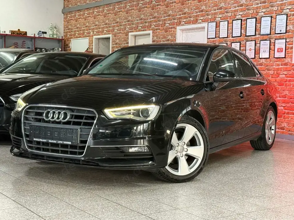 Audi A3 Limousine-Xenon-Navi-Sportsitze-PDC-Alu