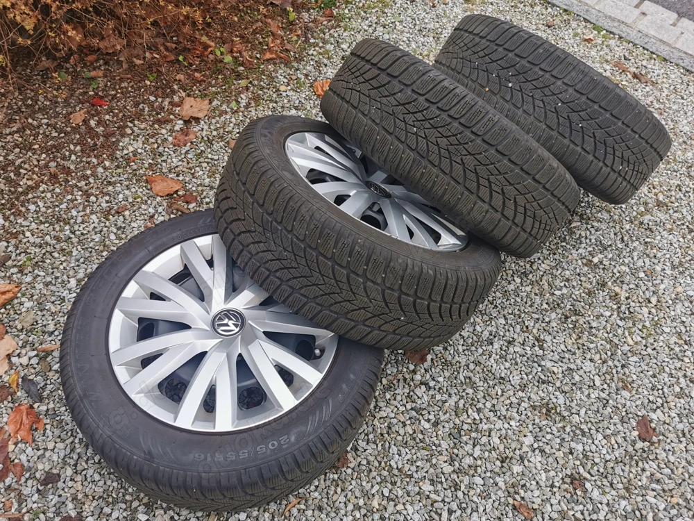 Winterräder Dunlop für Golf 7 mit Radzierkappen