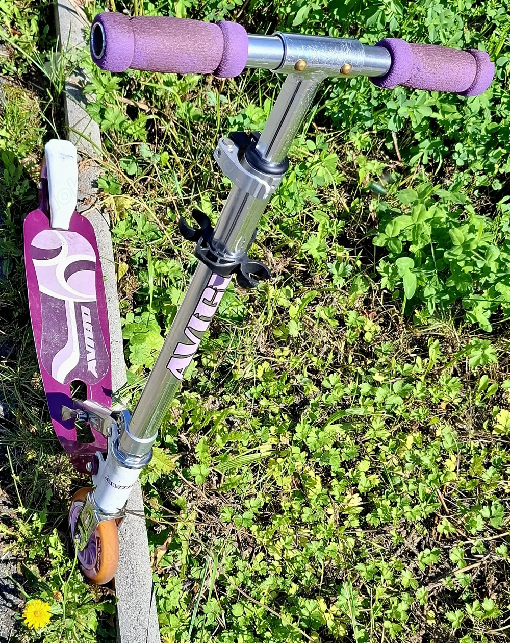 Roller Scooter AVIGO lila zusammenklappbar