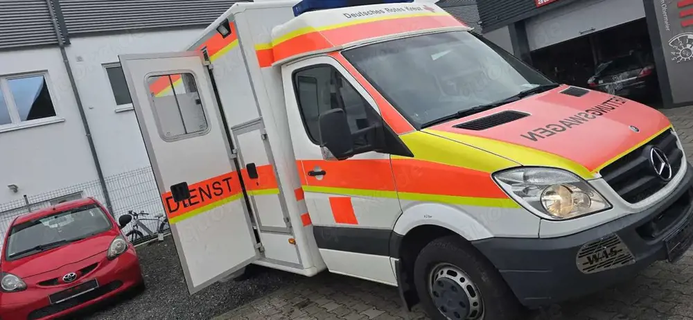 Mercedes-Benz Sprinter RTW mit  Neu general überholten  Motor