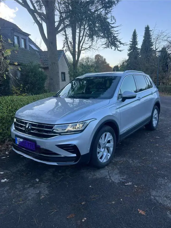 Volkswagen Tiguan 1.4 eHybrid OPF DSG Elegance Leder, AHK, etc.