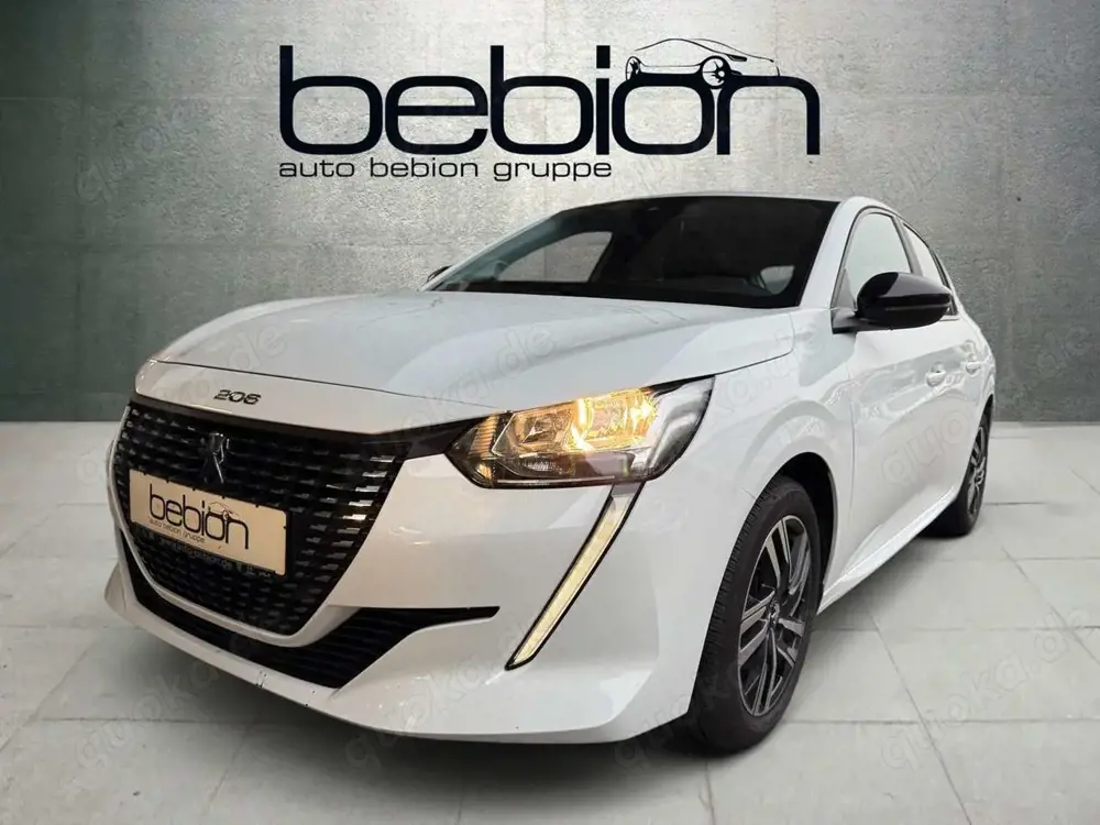 Peugeot 208 1.2 PureTech 100 Active Pack PDC Sitzheiz.