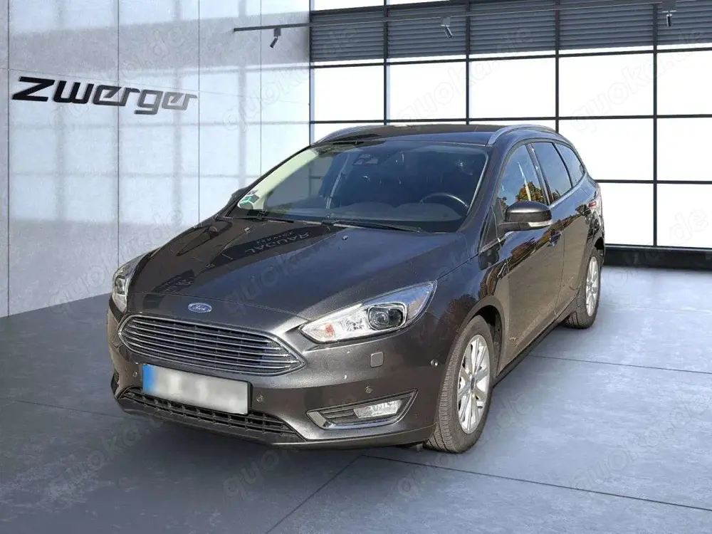 Ford Focus Turnier Titanium AHK Xenon Zahnriemen neuPDC