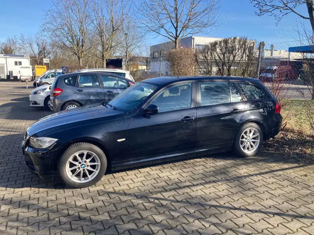 BMW 320 320i Touring - Motor erneuert