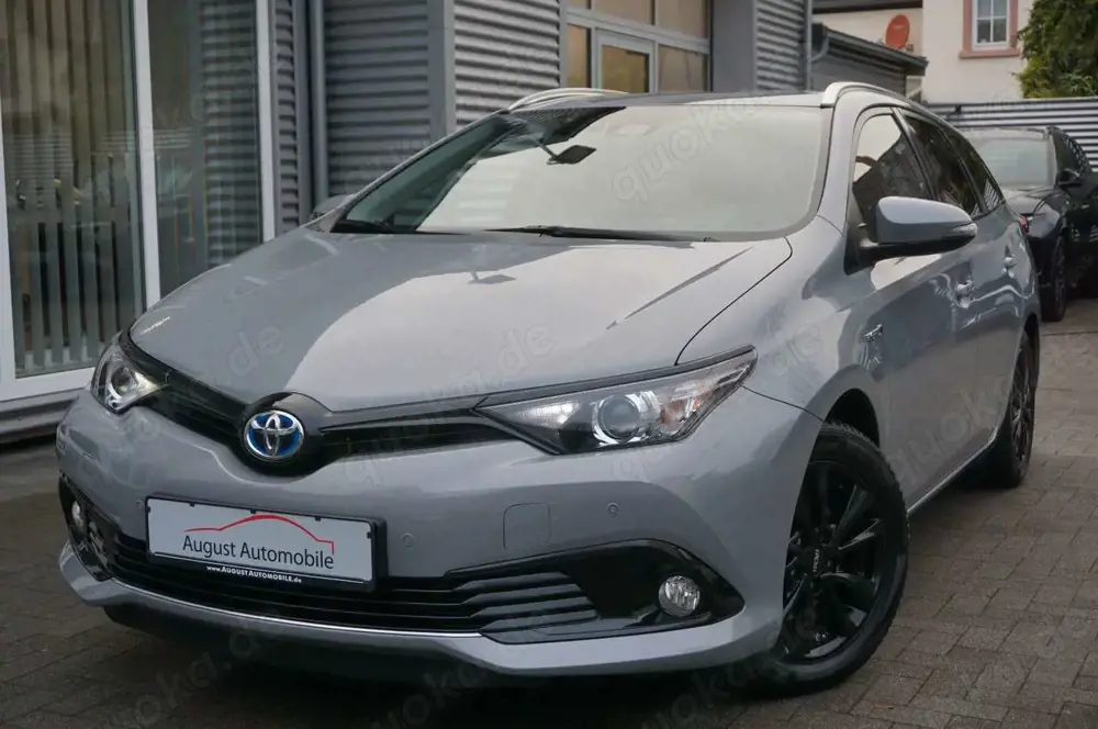 Toyota Auris Hybrid Team D Navi Alcantar
