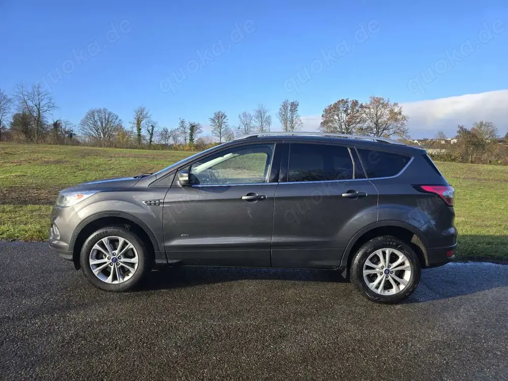 Ford Kuga 1,5 EcoBoost AWD 4x4 134kW Titanium Automatik AHK.